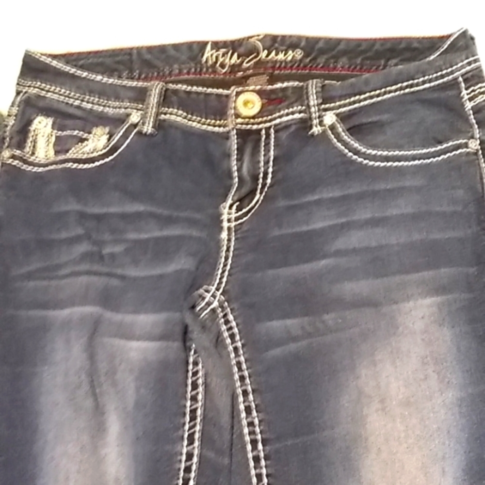 Ariya pants fit snug